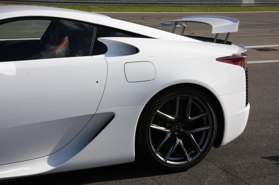 Lexus LF-A 2010 года  (фото 110 из 213)